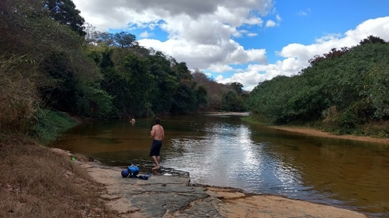 O Enquadramento consiste no estabelecimento de metas de qualidade da água a serem alcançadas e mantidas, em um corpo de água, de acordo com os usos que a sociedade